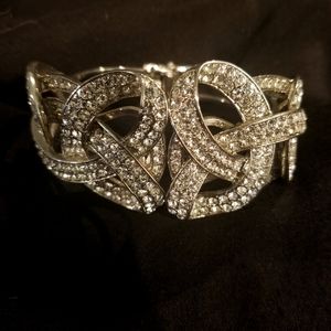 listing-status-banner